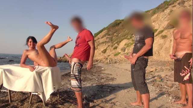 天啊！最火热的射精派对！你的变态群交指南！亚历山德拉·维特