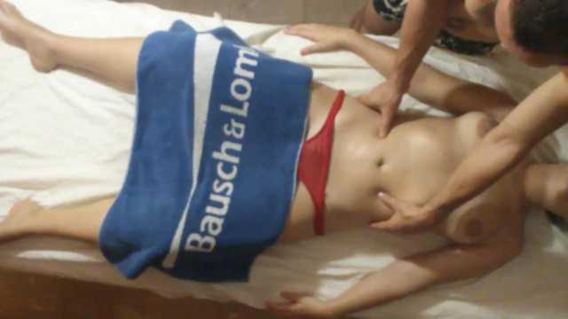 真正的按摩师让我度过愉快的时光。只是性感，不是X。