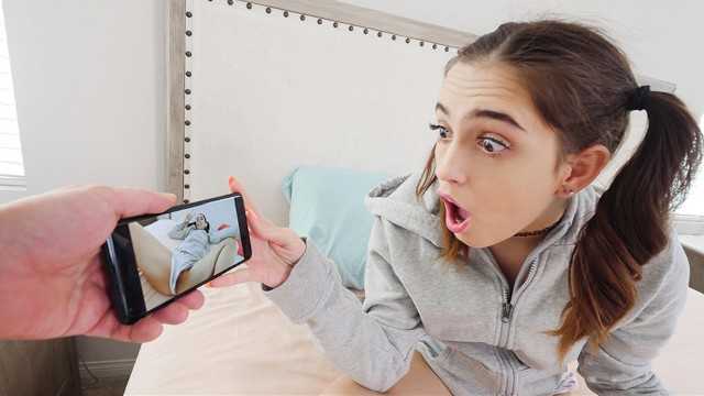 你想闻我的内裤吗？继妹诱惑继兄 - Sislovesme