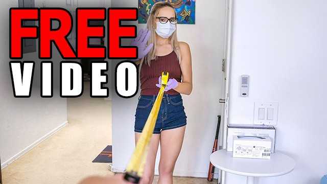 漂亮的小荡妇艾芬·欧帕尔用她的嘴消毒我的鸡巴，然后跳上去