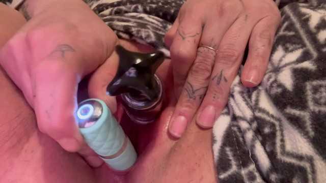 我的阴蒂肿胀得很厉害