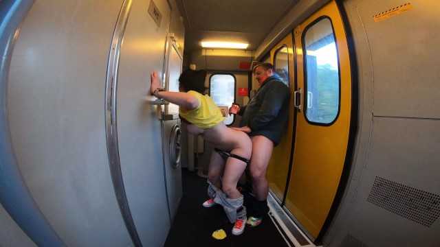 最好的口交，大胸部，肛交，喷射，大屁股，射精，公共场合等在我的第一次比赛中