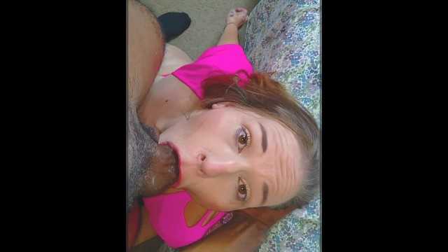 野蛮的BBC插入了我的喉咙