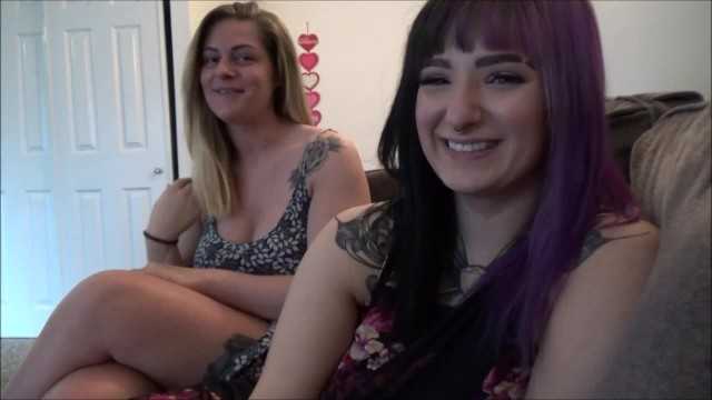 丰满熟女共享肉棒 - 萨布丽娜·维奥莱特 和 克洛芙·巴尔的摩 - 家庭治疗