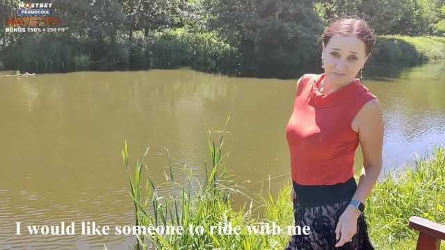 甚至我朋友的妈妈都没有像这位性感的邻居这样诱惑我进行如此火辣的性爱！