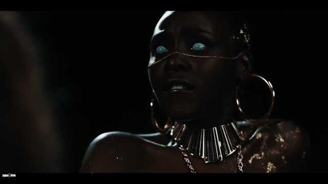 最火辣的色情明星被外星人洗脑