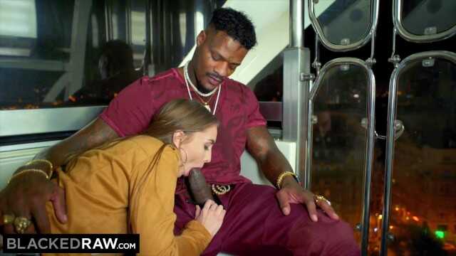 BLACKEDRAW 黑发美女被主导的BBC操得神智不清