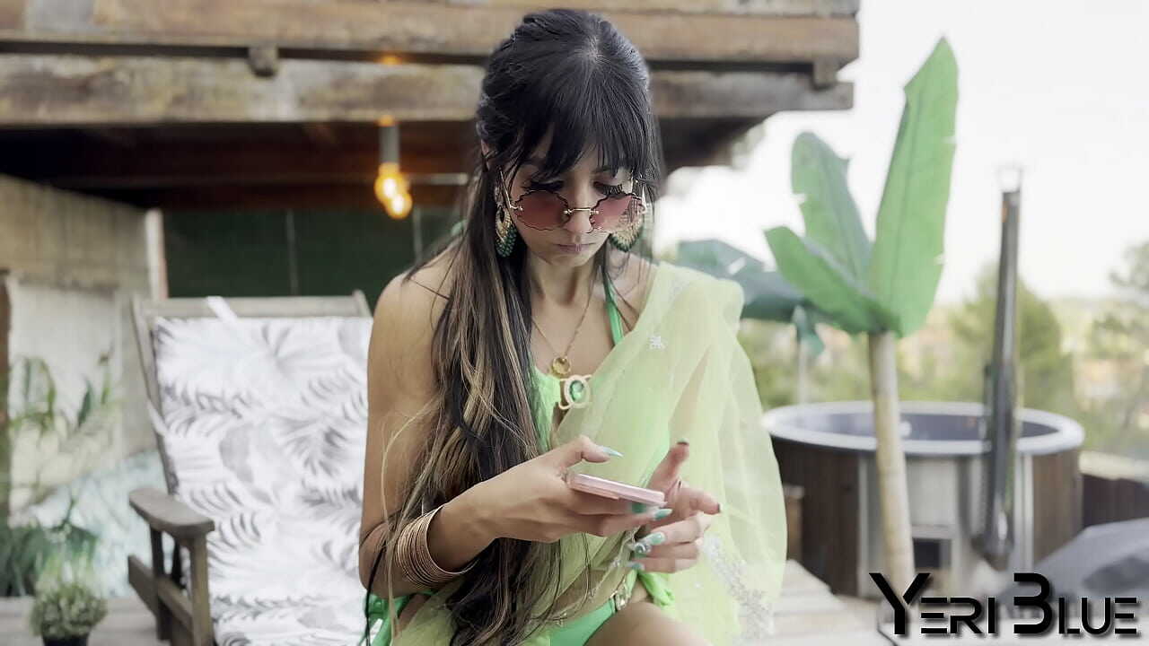 在游泳池里操一个穆斯林妻子