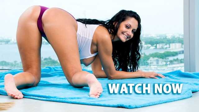 BANGBROS - Ava Addams在屁股游行中，如此的美丽