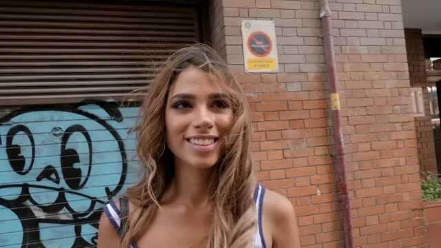 RealityKings - 搭讪一个辣妹，她对出演色情电影感到非常兴奋