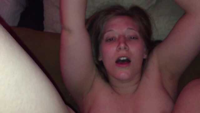 另一个奶油派对性感金发女孩 - 业余美女被操