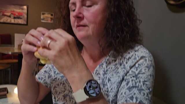 阿里魅力去沃尔玛购物并遇见经理