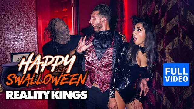 现实之王 - Gianna Dior 穿着黑色乳胶在镜头前接受Quinton的阴茎