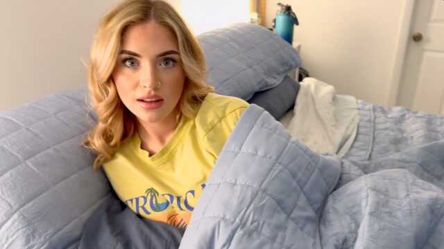 天哪，继妹，别玩你的猫了，我只是想看个电影