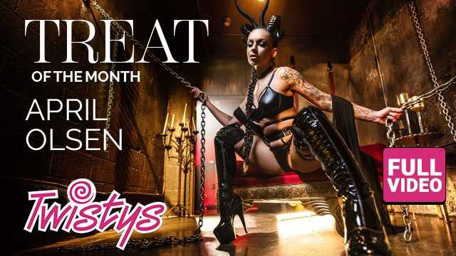 TWISTYS - April Olsen 穿着怪异的内衣，张开翅膀，展现她那美丽的大腿