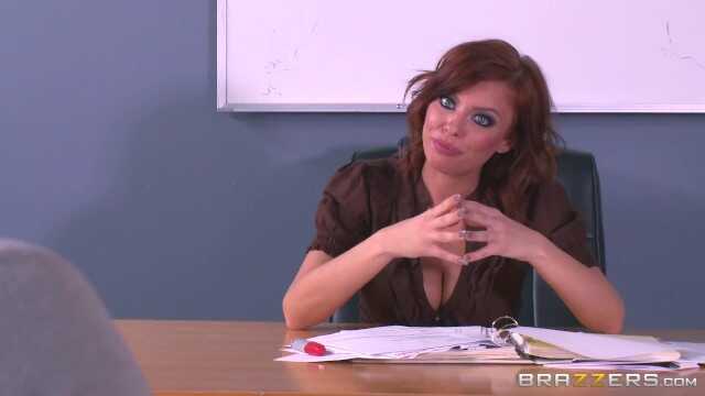 Brazzers - 布里特尼·安布尔教授展示如何制作一部色情电影