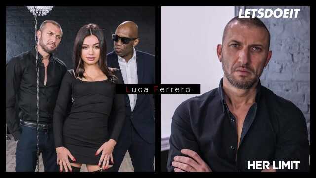 Martina Smeraldi 需要两根鸡巴来填满她紧致的洞——她的极限