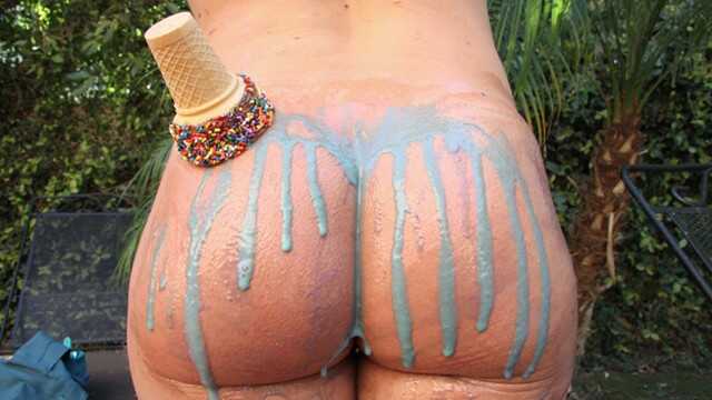 BANGBROS - 多汁臀部白人女孩Krissy Lynn在后庭被狂操!