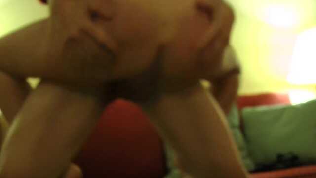 荡妇妻子在蜜月期间让你戴绿帽