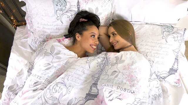 我不想要搞砸我们的友谊 - Alexis Tae & Laney Grey