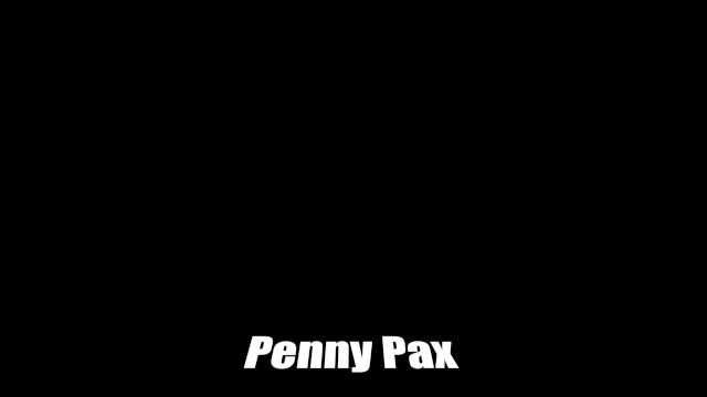 Penny Pax 穿着红色紧身衣双重填充自己并喷射！