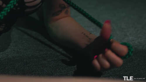 TheLifeErotic 露西亚 B 绳索痴迷 2