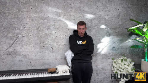 Hunt4K 娜奥米·洛夫