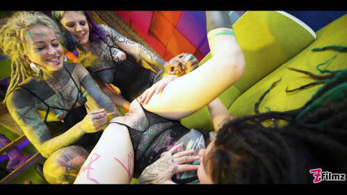 Z-电影 阿努斯卡茨 瑟尔皮恩塔 和 伊卢兹 大玩具