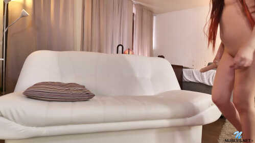 Nubiles 梅根 M 一脸笑容