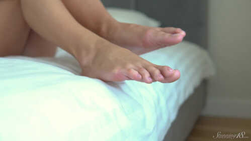 Stunning18 琪亚拉 J 洗她的身体