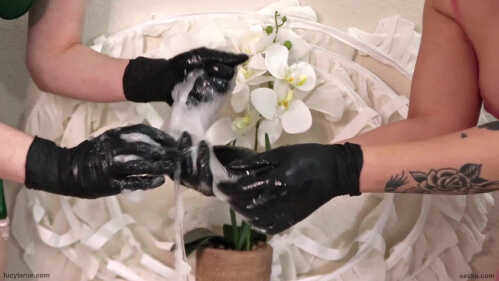 Seska Lucy LaRue 和 Seska Splooge Messy 丁腈手套 ASMR
