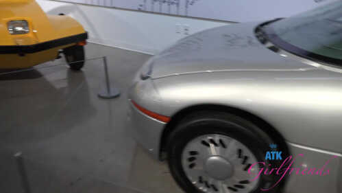 ATK女友 伊玛尼·瓦洛尔 汽车博物馆 1