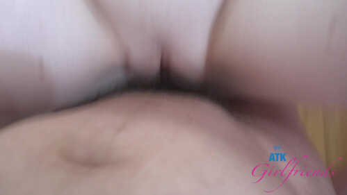 ATK Girlfriends：Gigi Sweets 连衣裙 POV 性爱