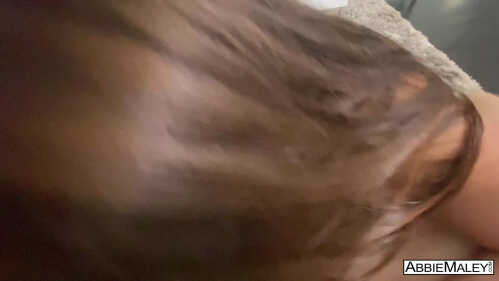 AbbieMaley Able Godshark 帮助 Abbie 练习她的约会