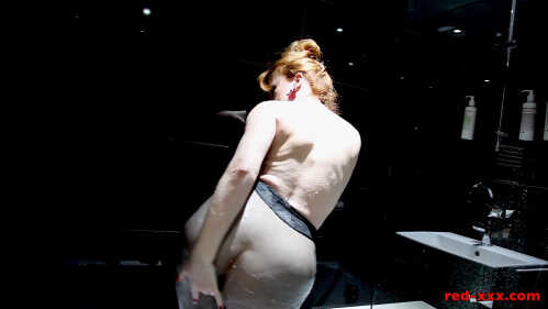 Red-XXX 连裤袜淋浴