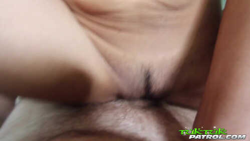 TukTukPatrol 安·斯普利特 旋转并溅射