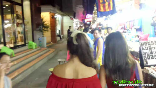 TukTukPatrol Mee 第一部分：见面和外出
