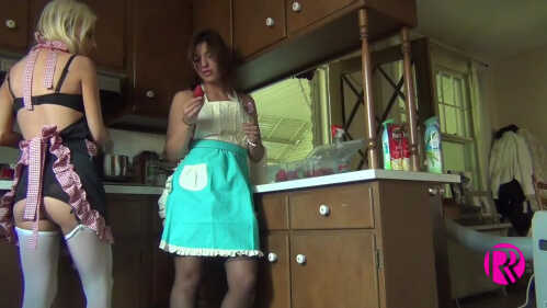VNARoxieRae Roxie And Josie Candid Cooking In Apron