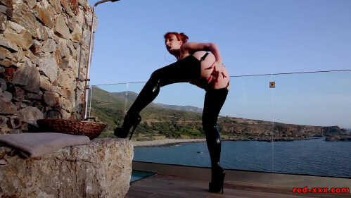 Red-XXX 乳胶中的欲望