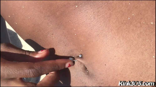 Kink305 西蒙妮·斯泰尔斯 海滩 肚脐