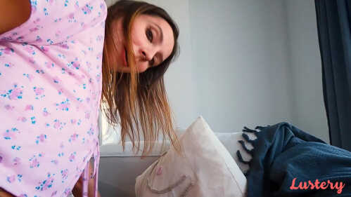 Lustery 和 Irina G 紧致臀部