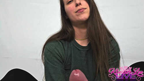 KimberLeeLive 戴绿帽者获得了手交礼物