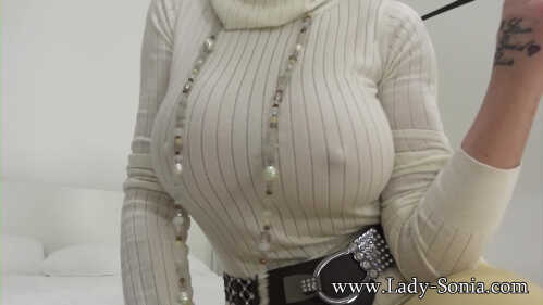 Lady-Sonia 红色和 Sonia 骑行靴及高跟鞋