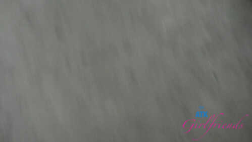 ATKGirlfriends 德兹·汉森 蜡像馆 1