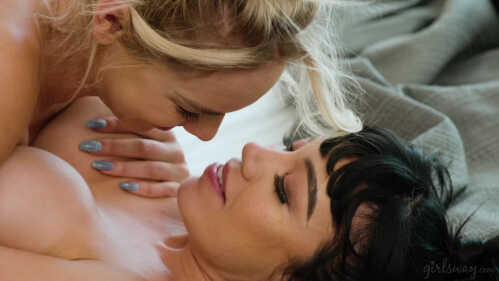 GirlsWay：小帕克 和 凯尔西·凯恩