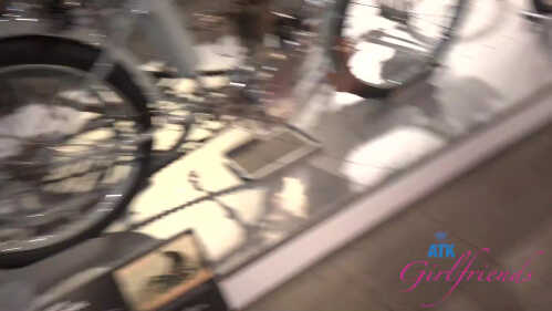 ATK女友：蕾米 Raw 汽车博物馆 1