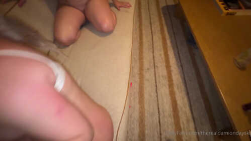 OnlyFans：翠克丝·布鲁克斯、莉莉安妮特和达米恩·戴斯基在劳德代尔堡的深夜激情