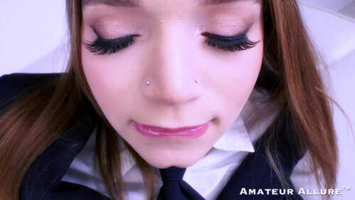 AmateurAllure 塞琳娜·伊迈重返 Amateur Allure，造访吞咽学院
