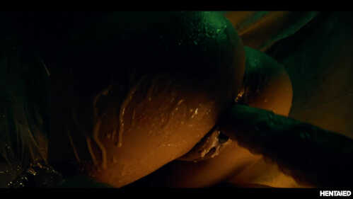 Hentaied 露西·莫奇 在茧中