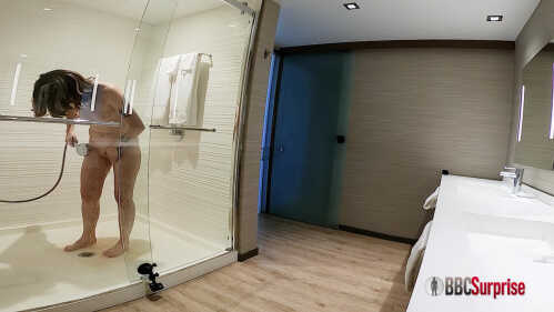 BBCSurprise 阿贾·斯蒂尔 拿走蛋糕